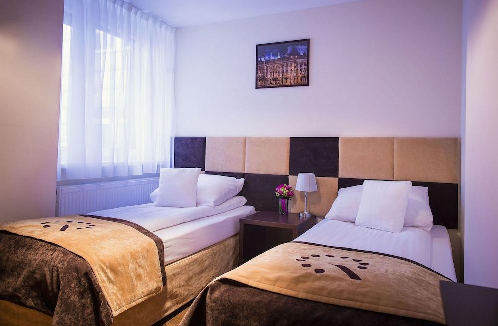 Boutique Hotel'S III Pilsudskiego Лодз Екстериор снимка