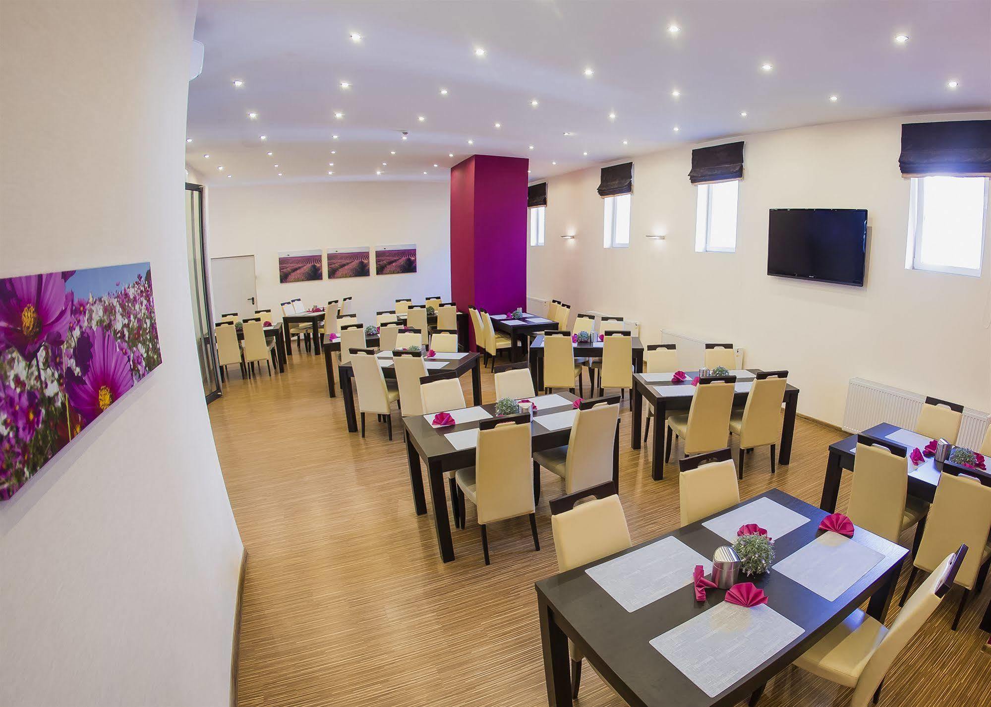 Boutique Hotel'S III Pilsudskiego Лодз Екстериор снимка
